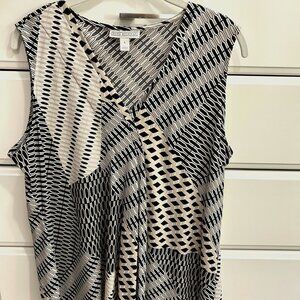 Dana Buchman sleeveless V-neck top